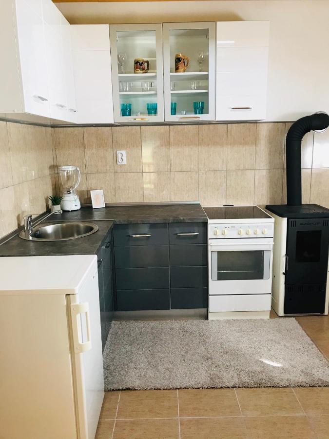 Apartmani D&S Μόκρα Γκόρα Εξωτερικό φωτογραφία