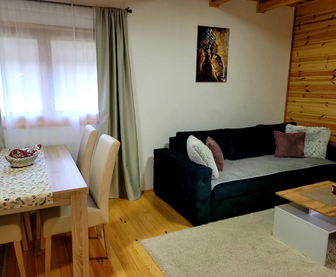 Apartmani D&S Μόκρα Γκόρα Εξωτερικό φωτογραφία