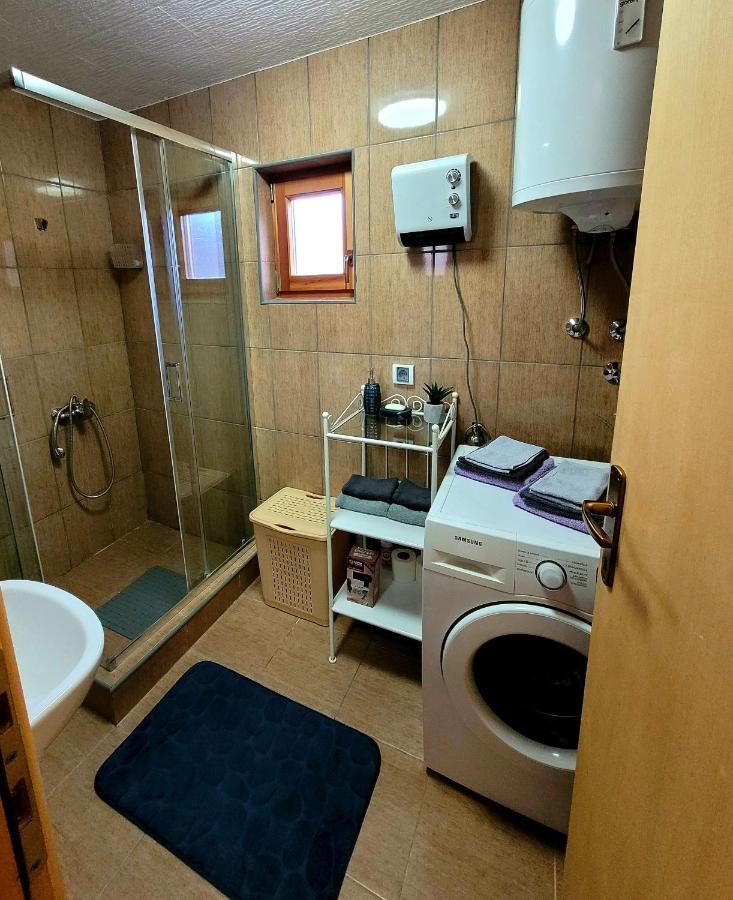 Apartmani D&S Μόκρα Γκόρα Εξωτερικό φωτογραφία