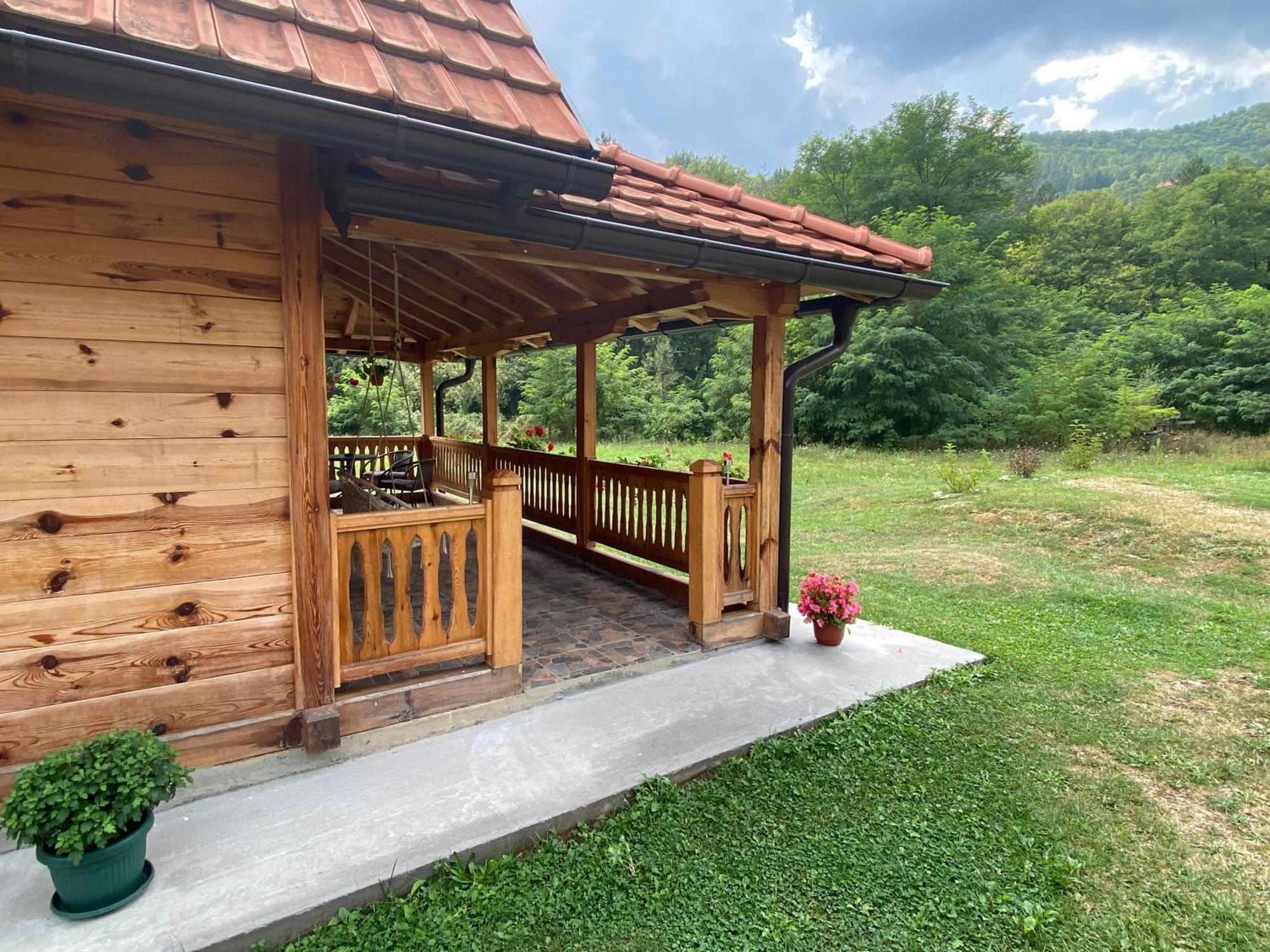 Apartmani D&S Μόκρα Γκόρα Εξωτερικό φωτογραφία