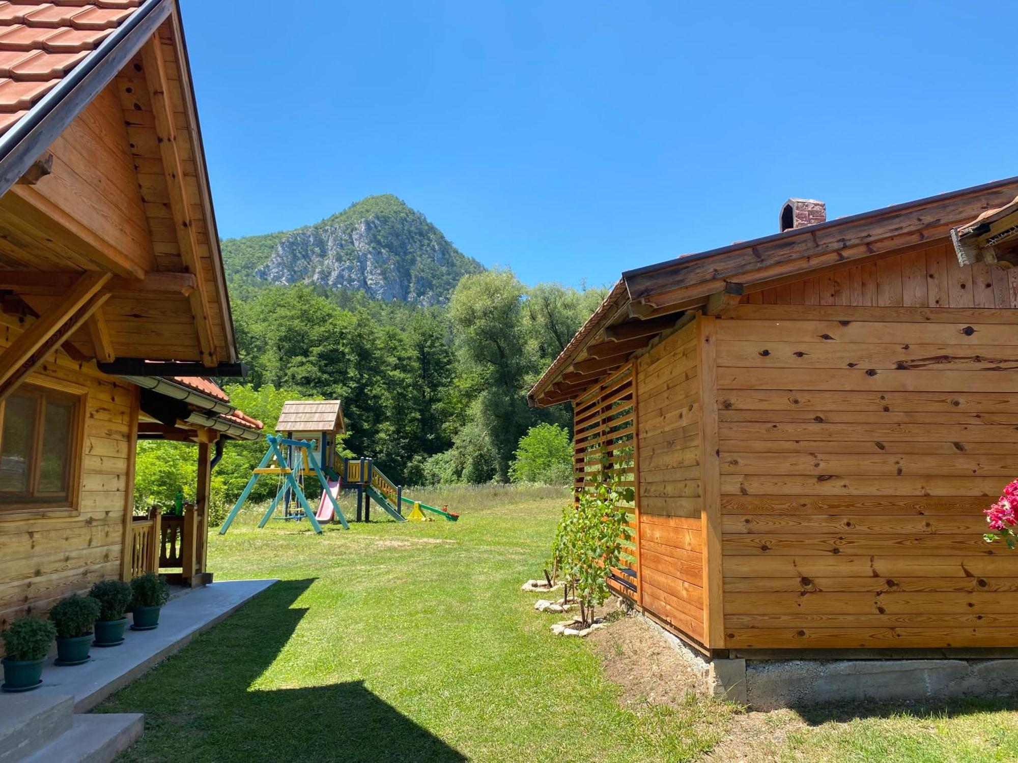 Apartmani D&S Μόκρα Γκόρα Εξωτερικό φωτογραφία