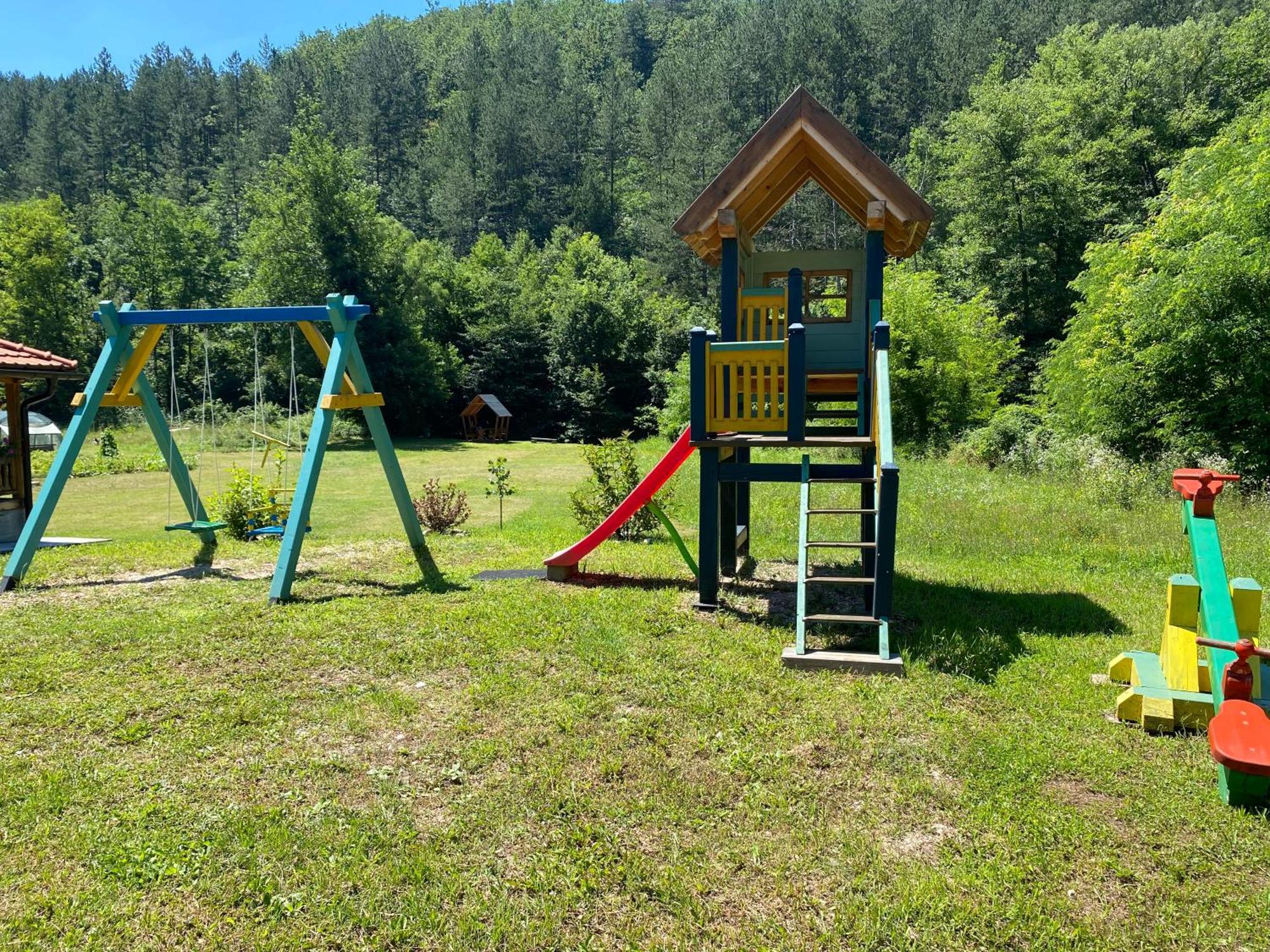 Apartmani D&S Μόκρα Γκόρα Εξωτερικό φωτογραφία