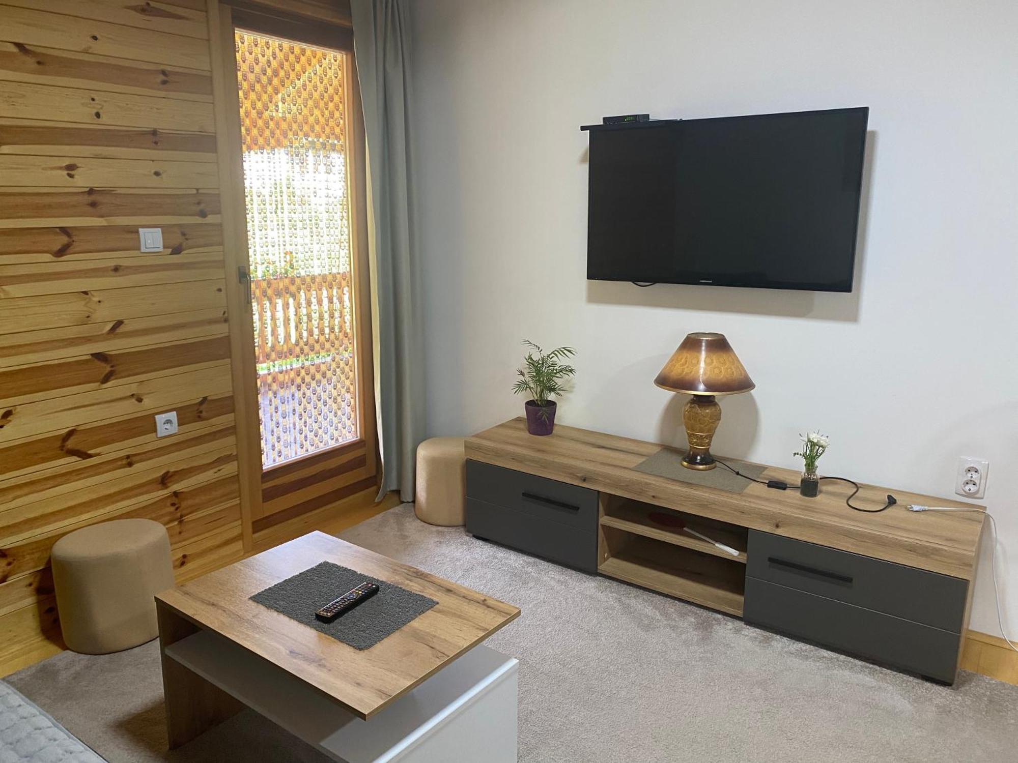 Apartmani D&S Μόκρα Γκόρα Εξωτερικό φωτογραφία